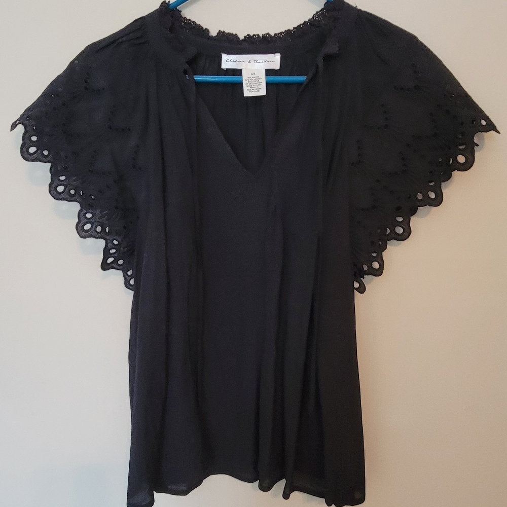 NWOT Chelsea & Theodore top
